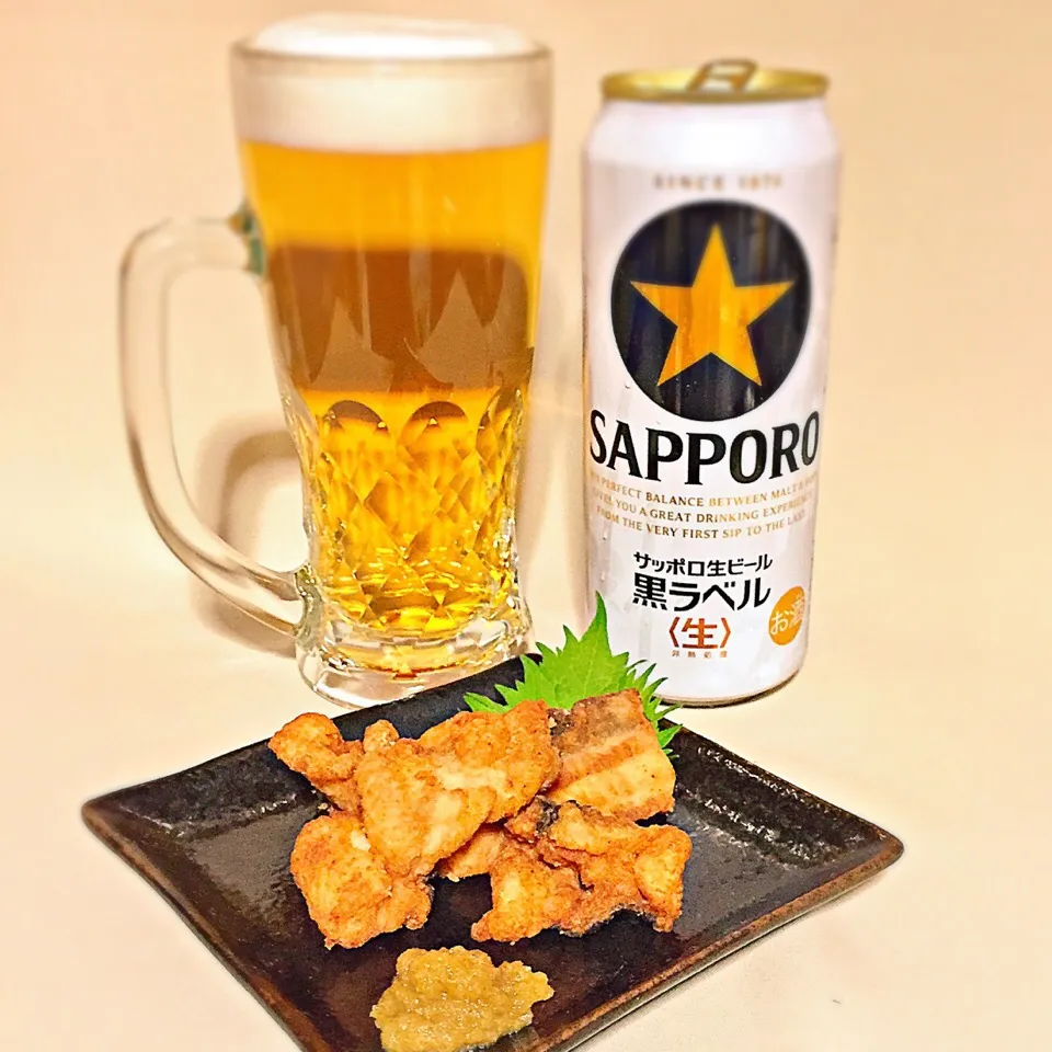 Snapdishの料理写真:今宵の一酒一肴『黒ラベル』と『ウツボの唐揚げ』|ち〜おんさん