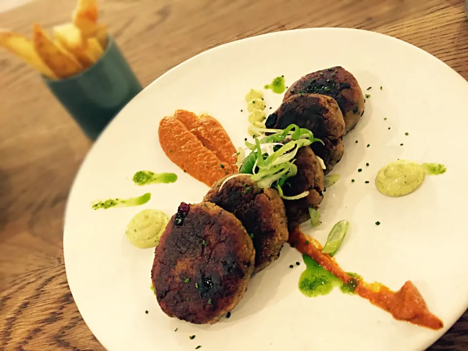 Mushroom fritters with tomato salsa|Sergio Lacuevaさん