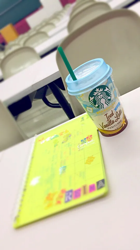 Starbucks Iced Vanilla Latte|れいなさん