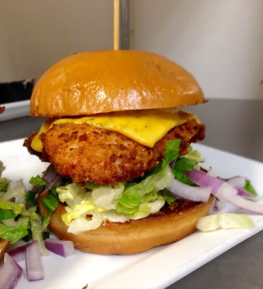 Pretzel breaded chicken sandwich with American cheese and jalapeño|peggy waldonさん