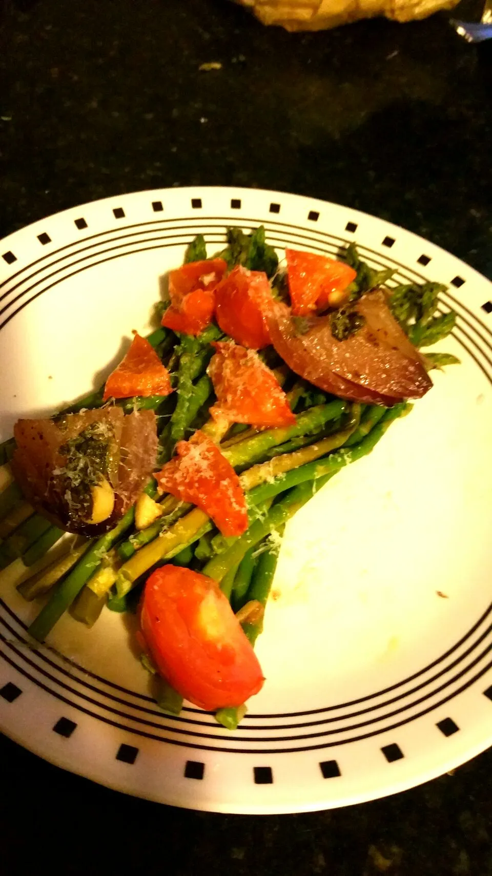 Snapdishの料理写真:asparagus salad with poached onion and garlic tomato|Ellis Hechtさん