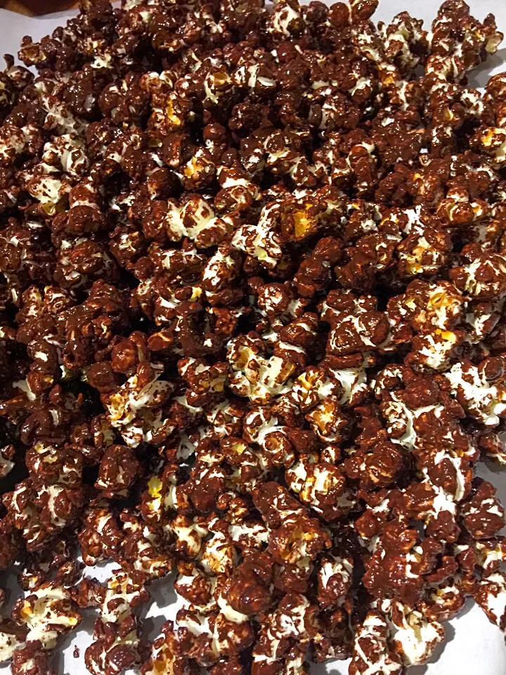 Snapdishの料理写真:Salted Dark Chocolate Popcorn|Cheryl Melnickさん