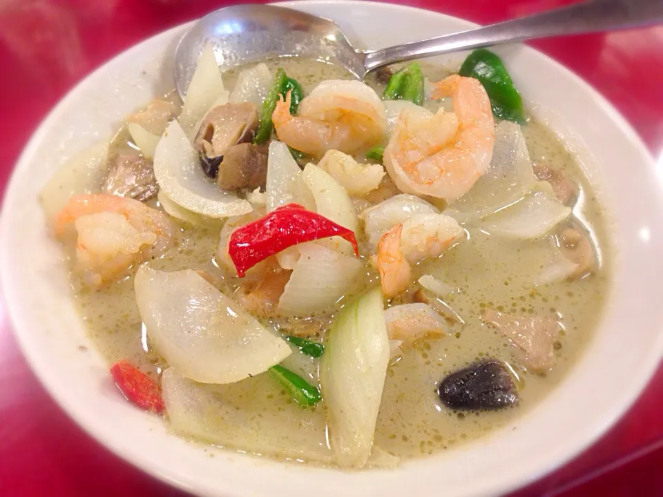 横浜中華街・四五六菜館本館  タイ風エビカレー🍛|ゆうじ.さん