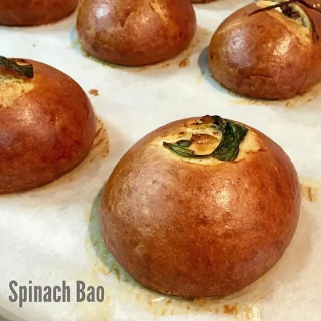 spinach bao bun breakfast|CHUENCHAIさん