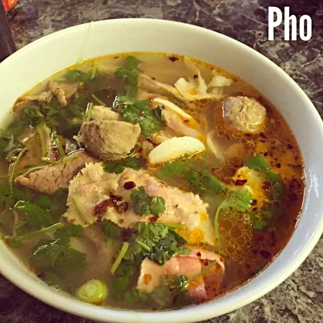 Vietnamese pho noodle soup|CHUENCHAIさん