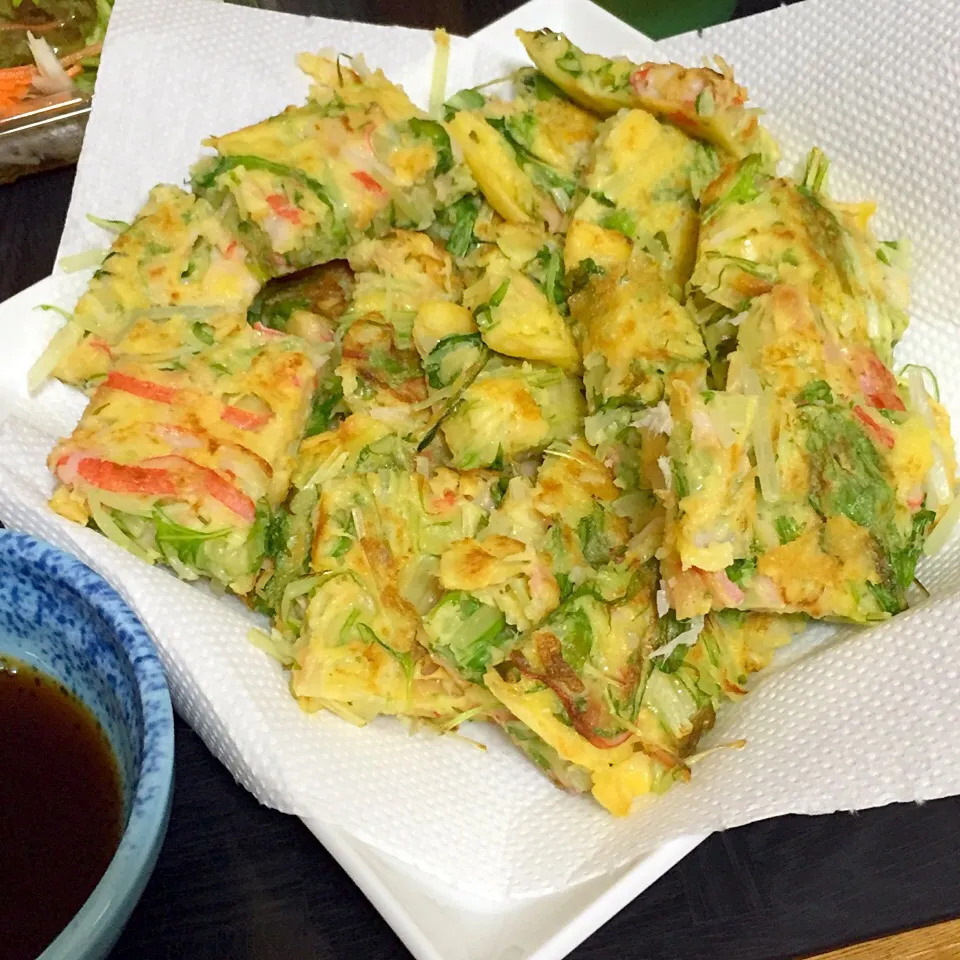 Snapdishの料理写真:水菜のチヂミ、カニカマとツナ入り♪|ゆえさん