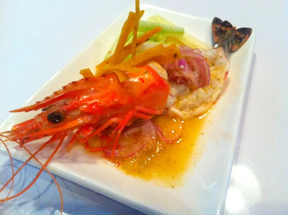 Snapdishの料理写真:Jorge's Tiger prawn al aguachile|Jorge Bernal Márquezさん