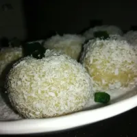 coconut laddoo|mariyahさん