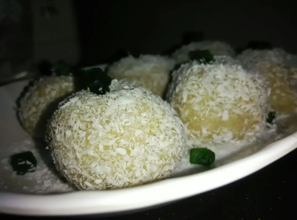 coconut laddoo|mariyahさん