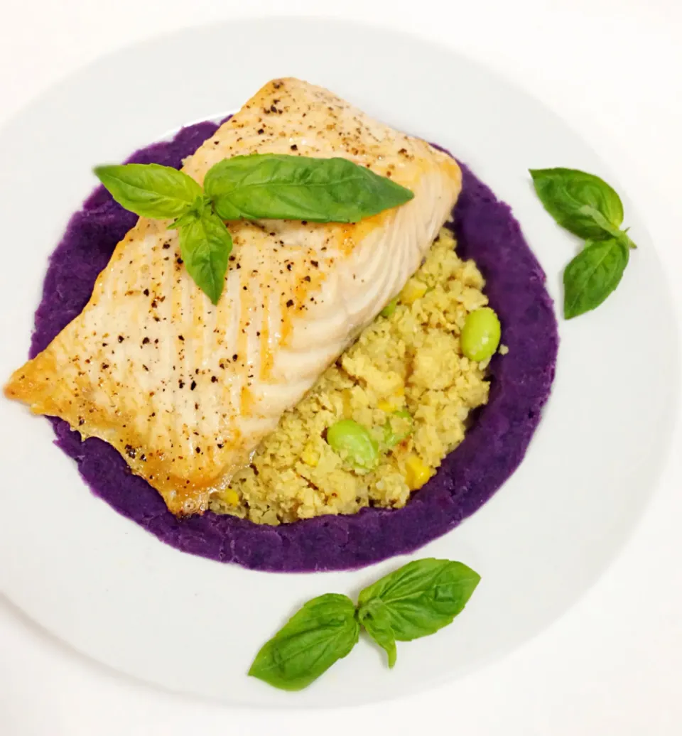 Grilled salmon on top of cauliflower 'fried rice' surrounded by purple sweet potato|coxiella24さん