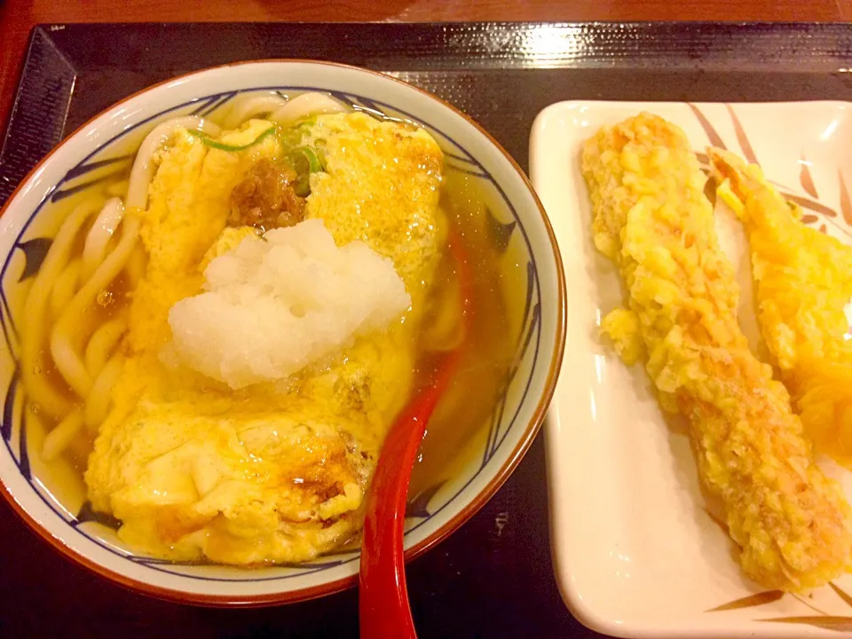 だし玉肉うどん、ちくわ天、海老天850円也|秋山知隆さん