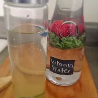 Snapdishの料理写真:Homemade vitamin water|Pamela J. Thomasさん