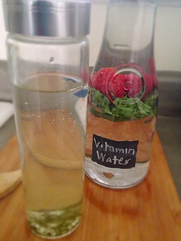 Snapdishの料理写真:Homemade vitamin water|Pamela J. Thomasさん