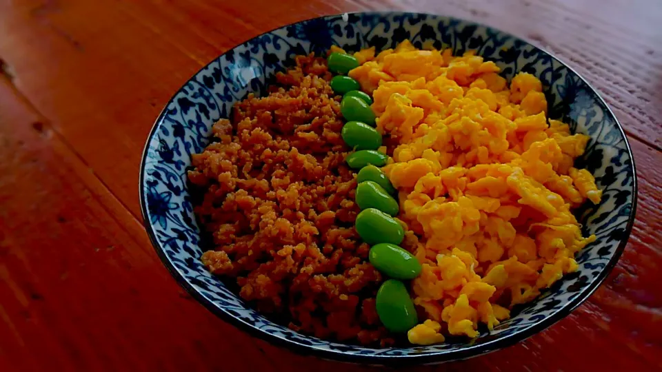 鶏そぼろ丼|ちょいでぶさん