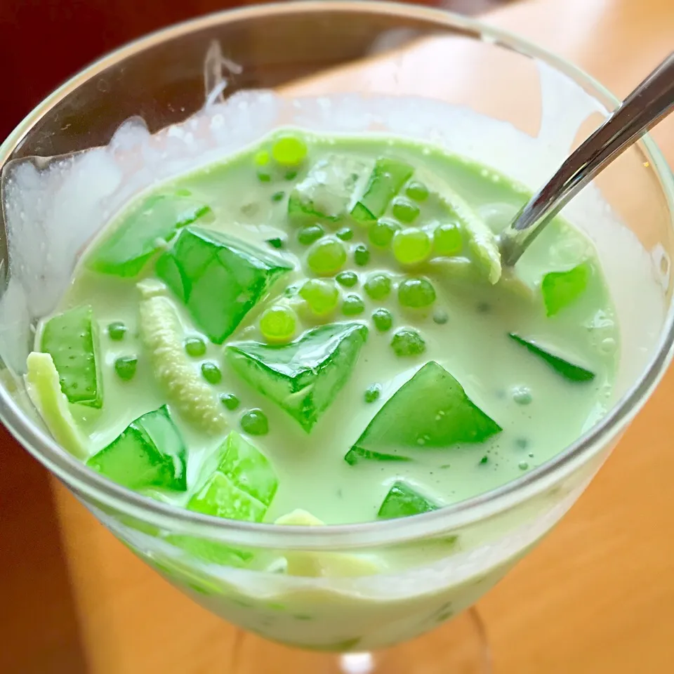 buko pandan ✨philippine's dessert (coconut,coconut milk,pandan jelly,tapioca and sugar)|Jasmin👑さん