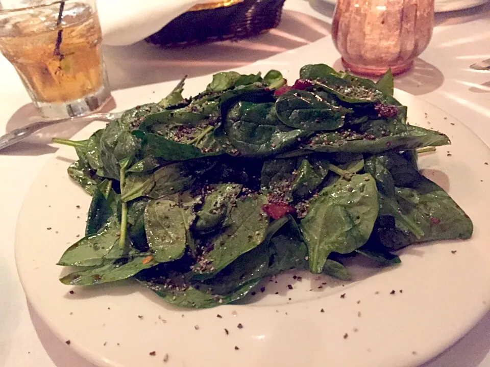 Hot bacon spinach salad|Navarro Parkerさん