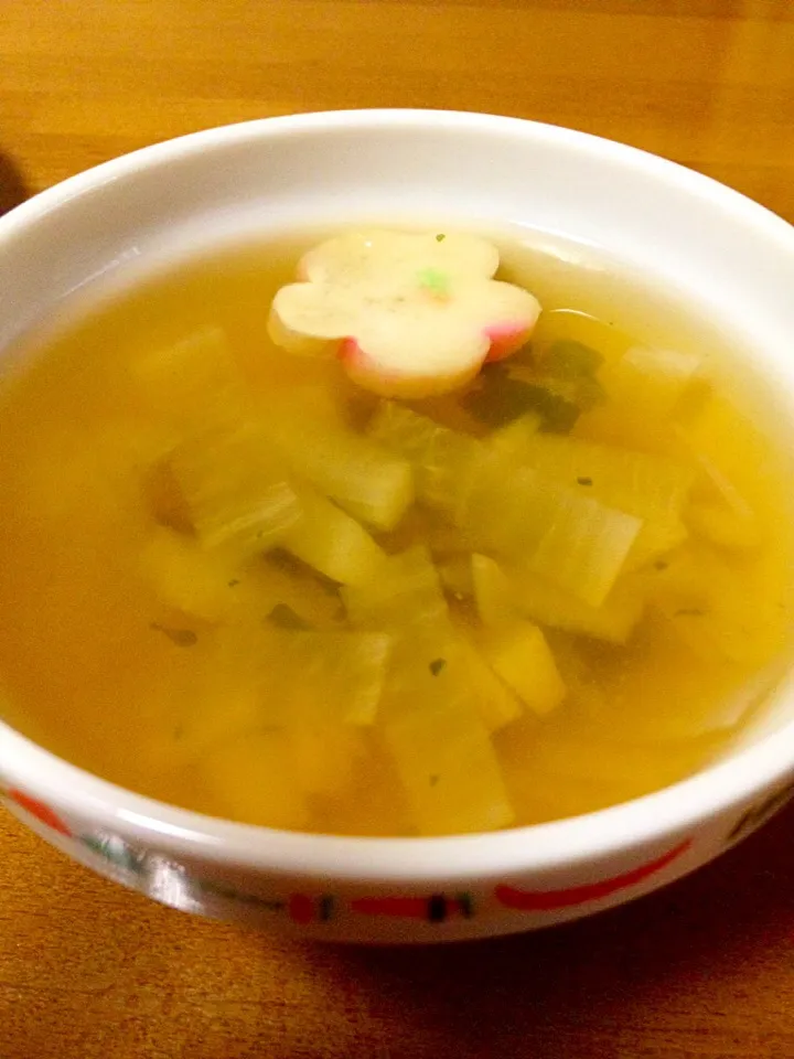 Snapdishの料理写真:和風コンソメスープ🍲レンジで|まいりさん