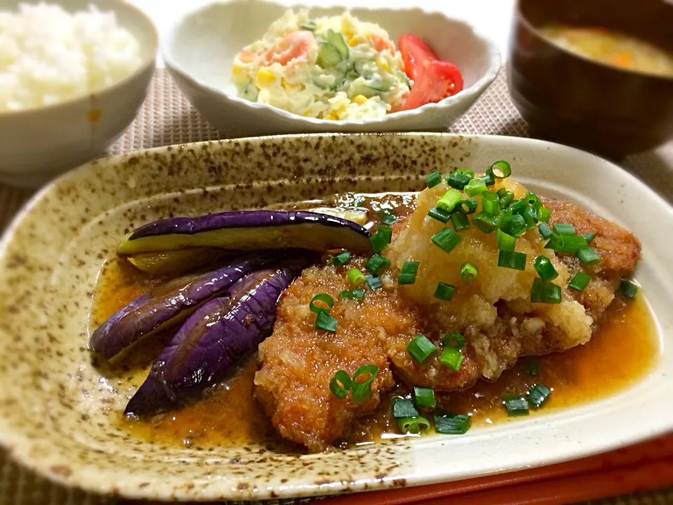 Snapdishの料理写真:りりたんこぶさんの料理 サクッじゅわ〜♨の揚げ出しトンカツ😍ポン酢風味|@konomi.619さん