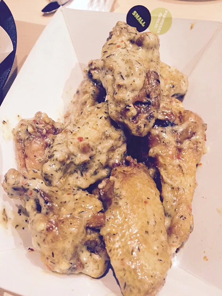 Garlic Parmesan wings|jennifer tan bartolomeさん