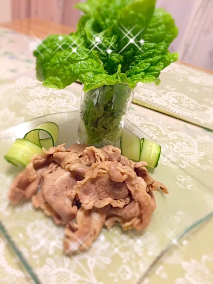 焼き肉🍀サンチュと…|桜央里さん