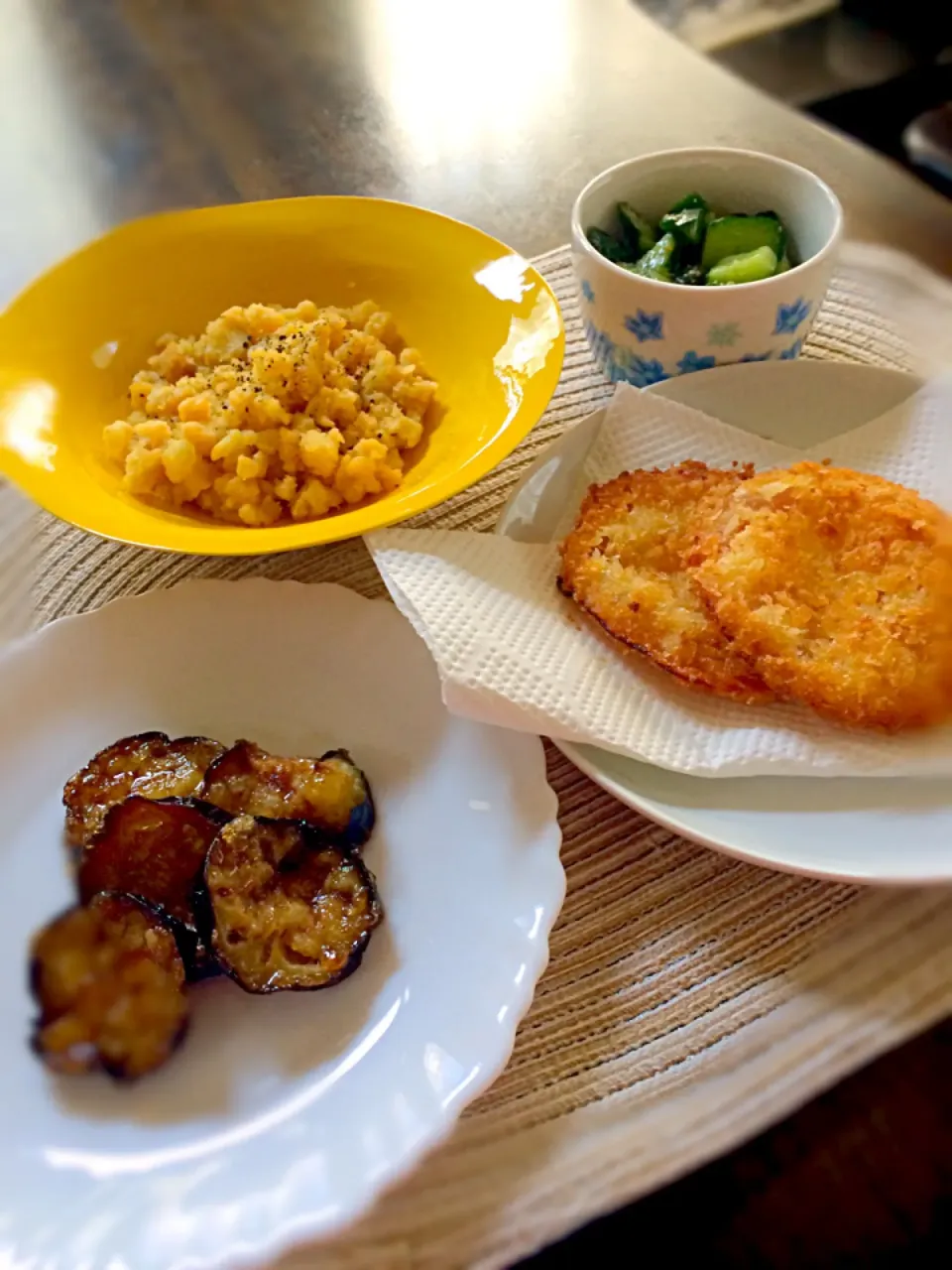 お弁当に。ハムカツ、マッシュポテト（すき焼き風）、茄子の甘辛煮、きゅうりのつまみ♪|Erina Araiさん