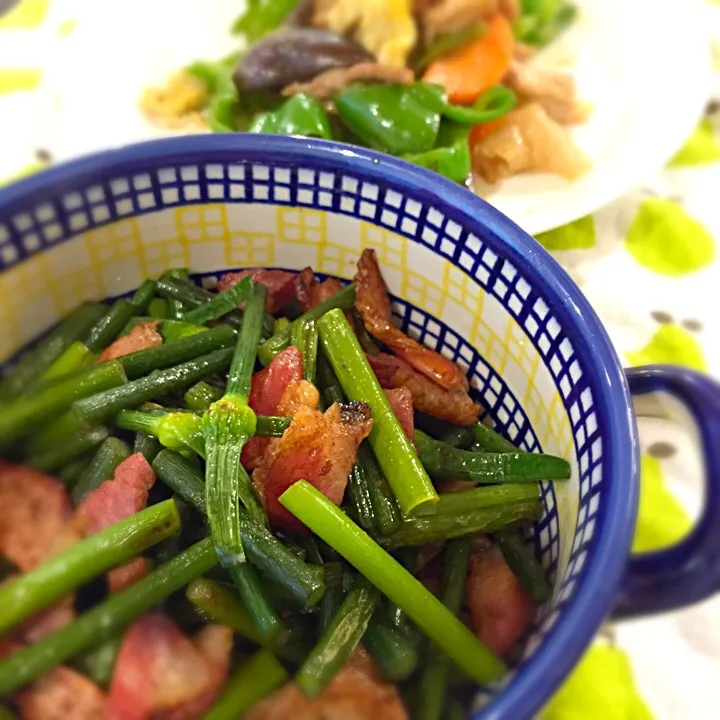 ニンニクの芽とベーコンの炒め物🍀豚肉と茄子・ピーマンのオイスターソース炒め|mochaさん