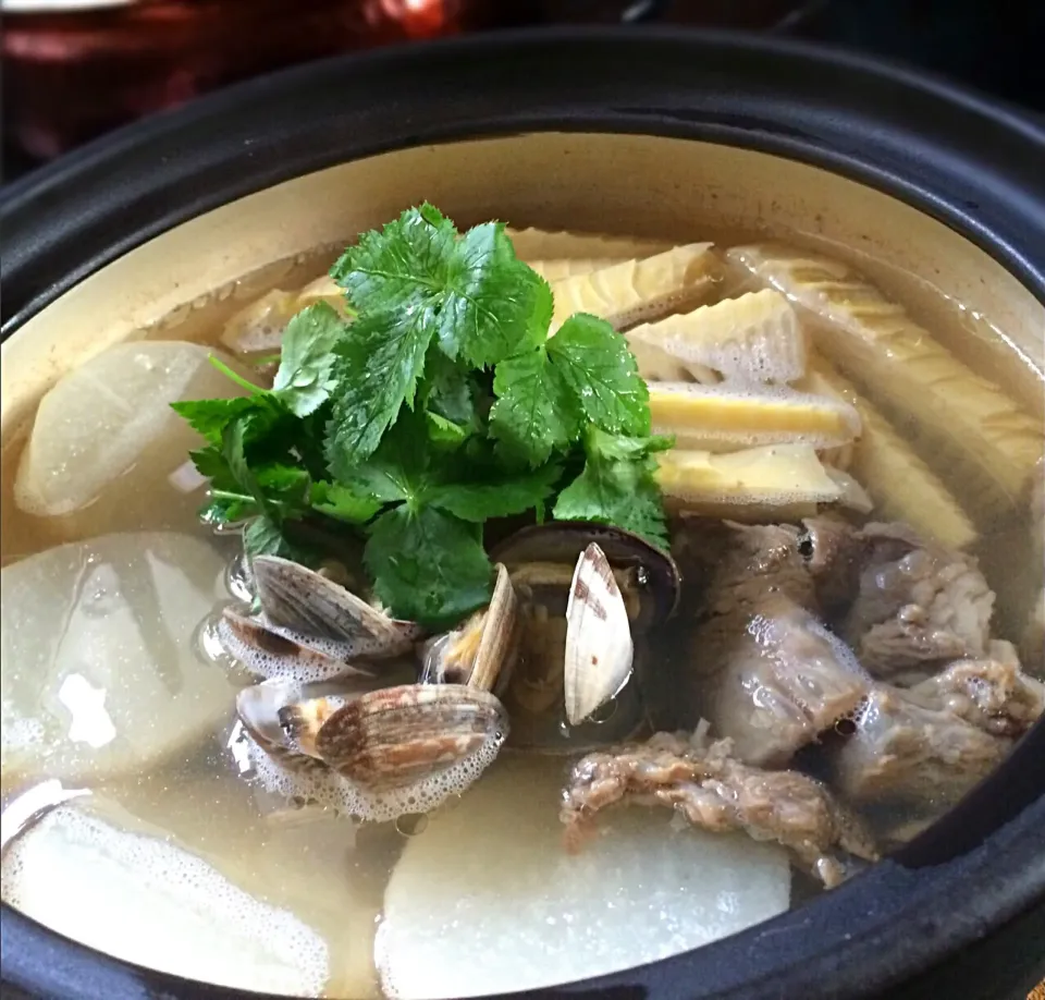 牛すじ・あさり・大根・筍タイタンʕ-̼͡-ʔ🍲|七海さん