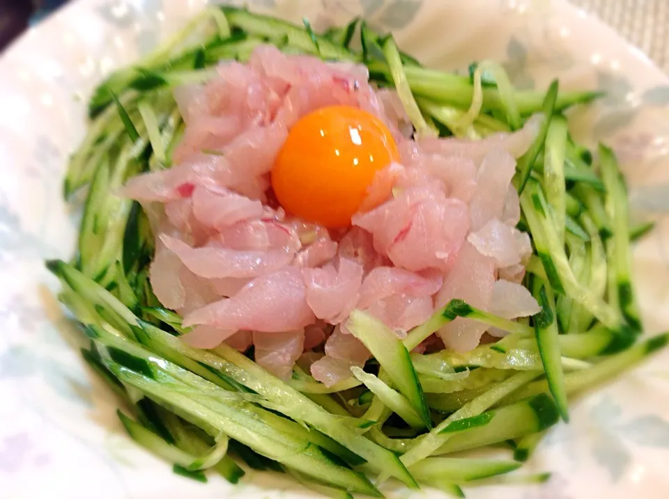 こりゃ〜美味いで〜😋「メダイのユッケ🐟」|アライさんさん