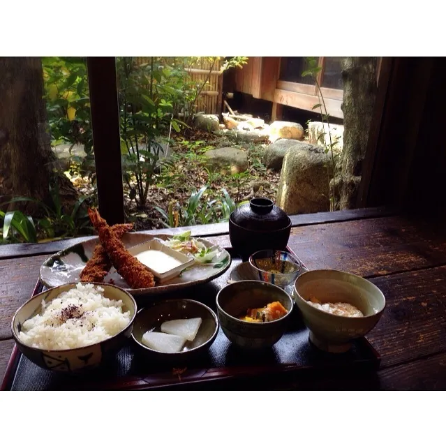 海老フライ定食。|ゆこさん