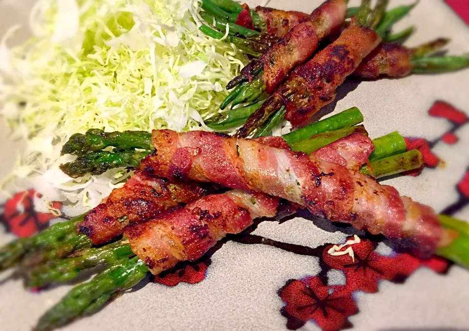 アスパラガスとインゲンのベーコン巻き。Bacon wrapped asparagus n green beans.|Sayaka Jinsenji Huletteさん