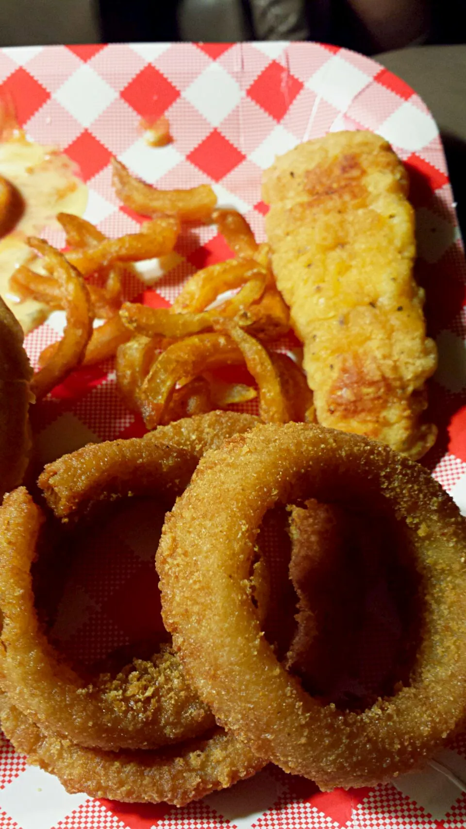 onion rings and chicken fingers|Reginaさん