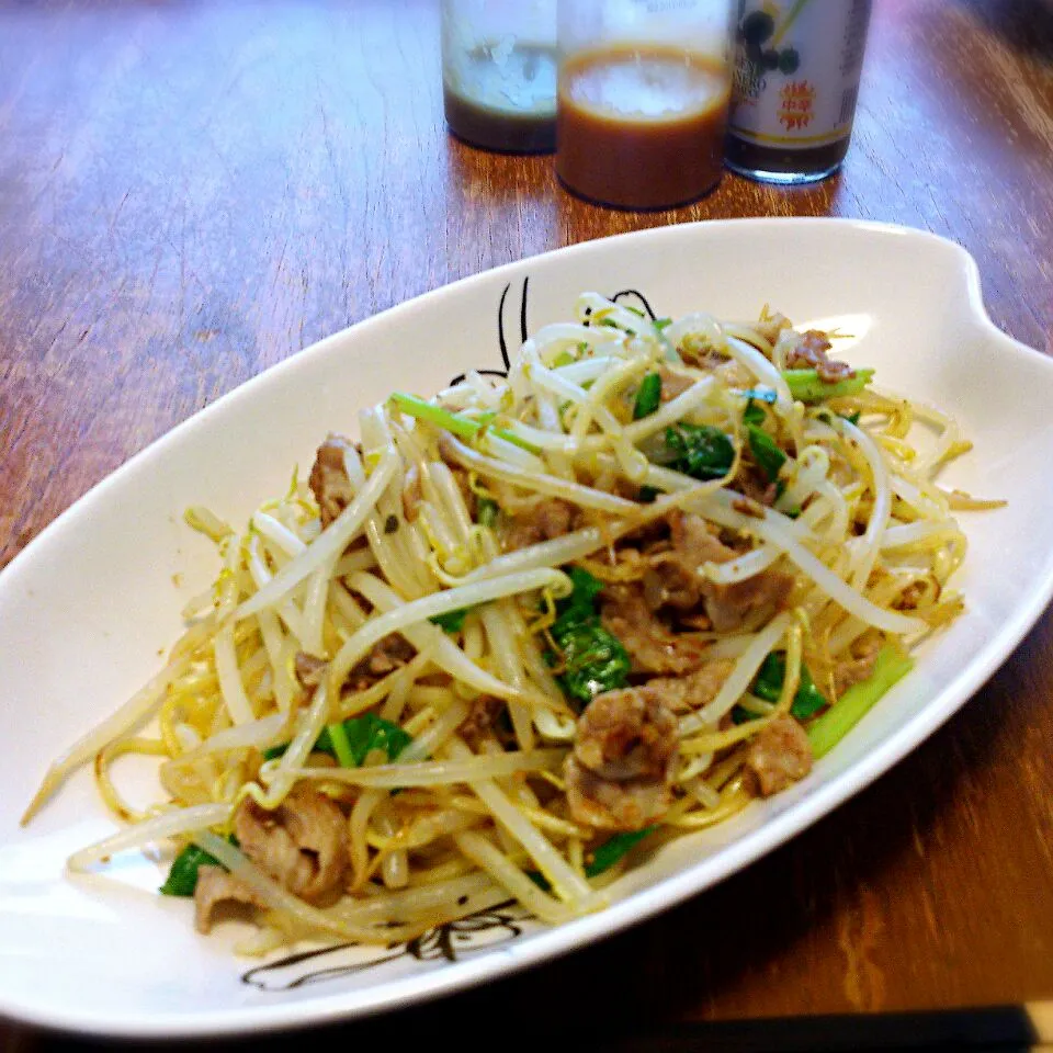 Snapdishの料理写真:もやし塩焼きそば【エスニック風味】|プチテンよすさん