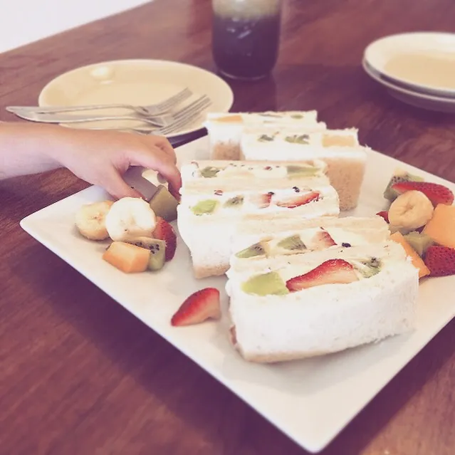 Fresh Fruits Sandwiches. フルーツサンド|Yuka Nakataさん