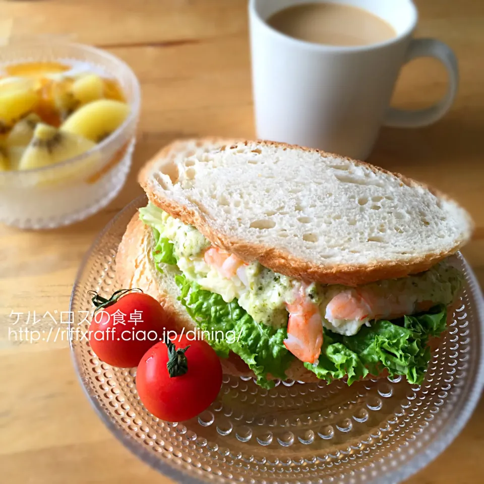 Snapdishの料理写真:ポテサラとエビのサンドイッチ（朝食2015.5.7）|門乃ケルコさん