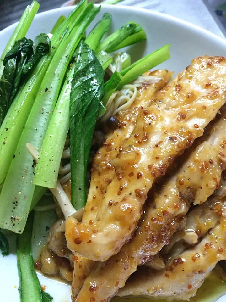 Snapdishの料理写真:Maple syrup and mustard chicken breast with greens|Nigelさん