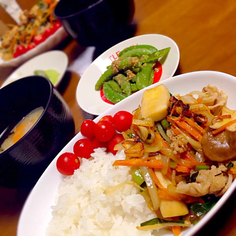 Snapdishの料理写真:豚肉と6種の野菜炒め丼♪|hayuさん