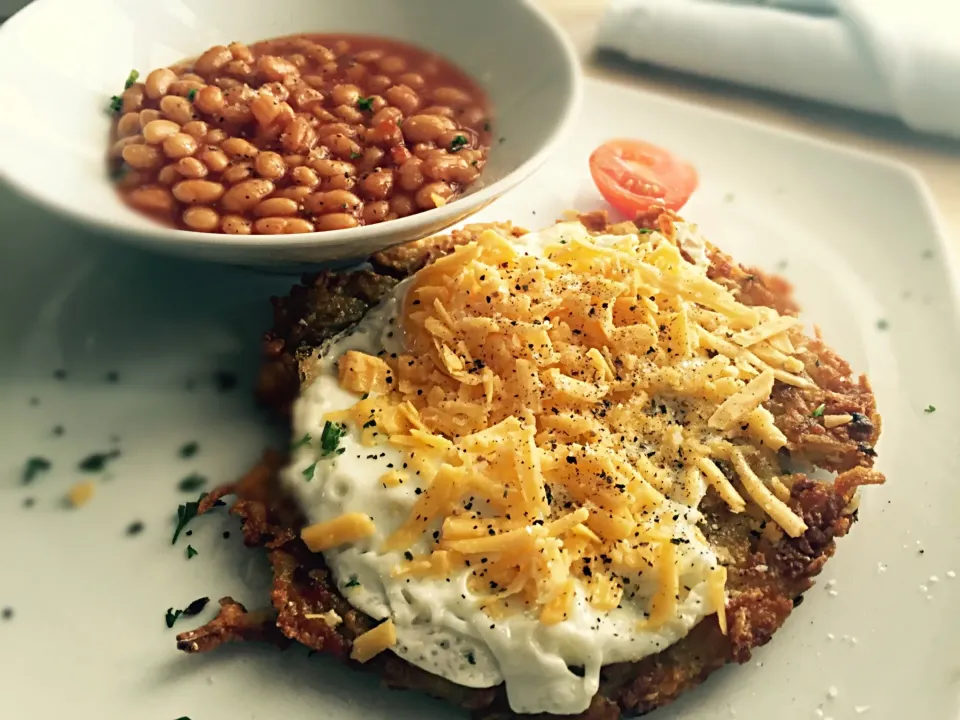 Potato Rosti, egg, cheese and baked beans|Sergio Lacuevaさん