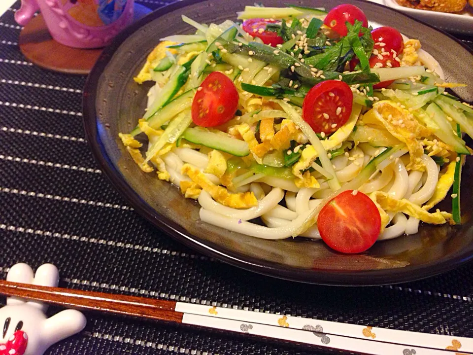 Snapdishの料理写真:簡単✩サラダうどん|pp❥さん