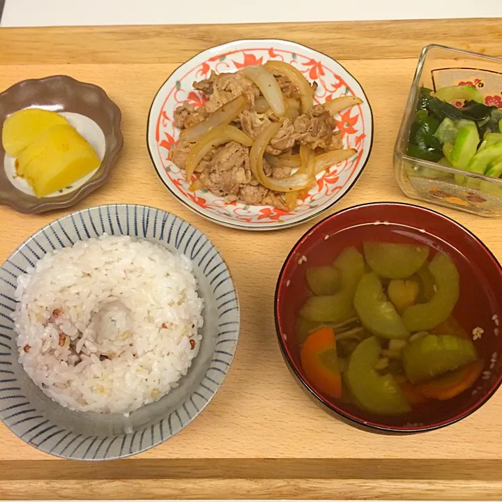 豚肉の生姜焼き風炒め物、白瓜の酢のもの、白瓜と舞茸の和風スープ|Yuki Kamogawaさん