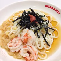 Snapdishの料理写真:ぶっかけうどんアンド何故か茹で海老アンド梅干し（≧∇≦）|inday Gonzalesさん