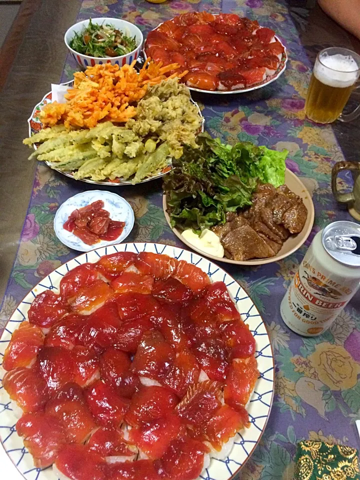 ＊晩ごはん＊ 故郷の郷土料理のお寿司 焼肉 野菜天ぷら おかひじきとなめこの和え物|pinoyamaさん