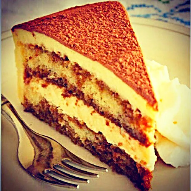 Tiramisu cake with coffee liqueur #tiramisu|Alister Mendonzaさん