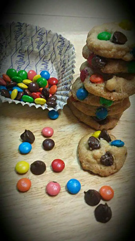 chocolate chip cookies with m&m|Mahanomさん