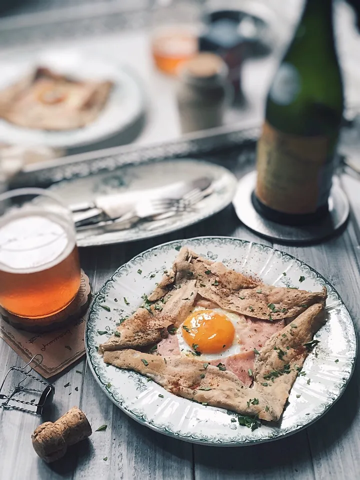 Snapdishの料理写真:Ham,egg and cheese galette|rick chanさん