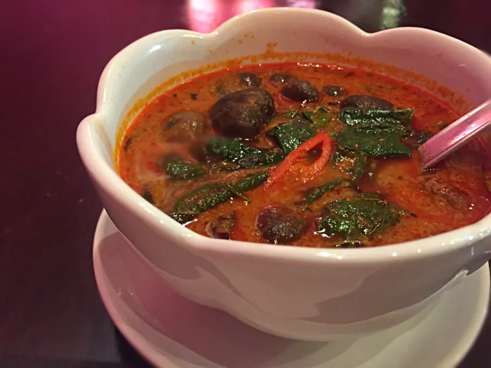 mushrooms in red curry|Cloudy Gさん