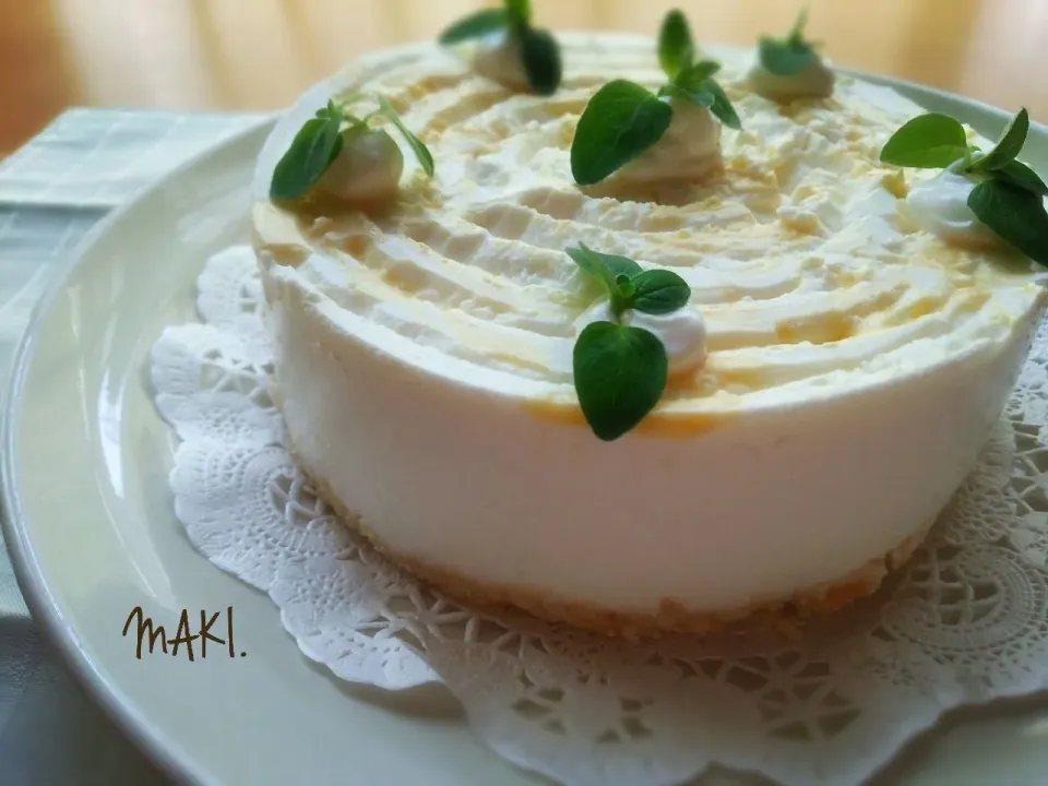 ひかりママ＊さんの簡単♪プルプルふわふわ~ムース食感♡濃厚ヨーグルトケーキ♬|真希さん