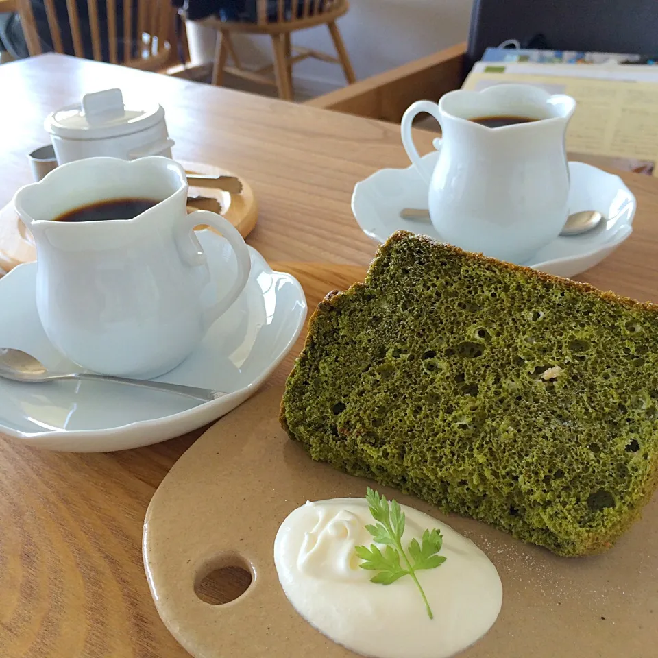 岩のりじゃないよ(￣▽￣)抹茶とホワイトチョコのシフォンだよ(o^^o)|しーさん