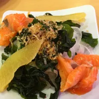 Snapdishの料理写真:sashimi salad|maureen tamuraさん