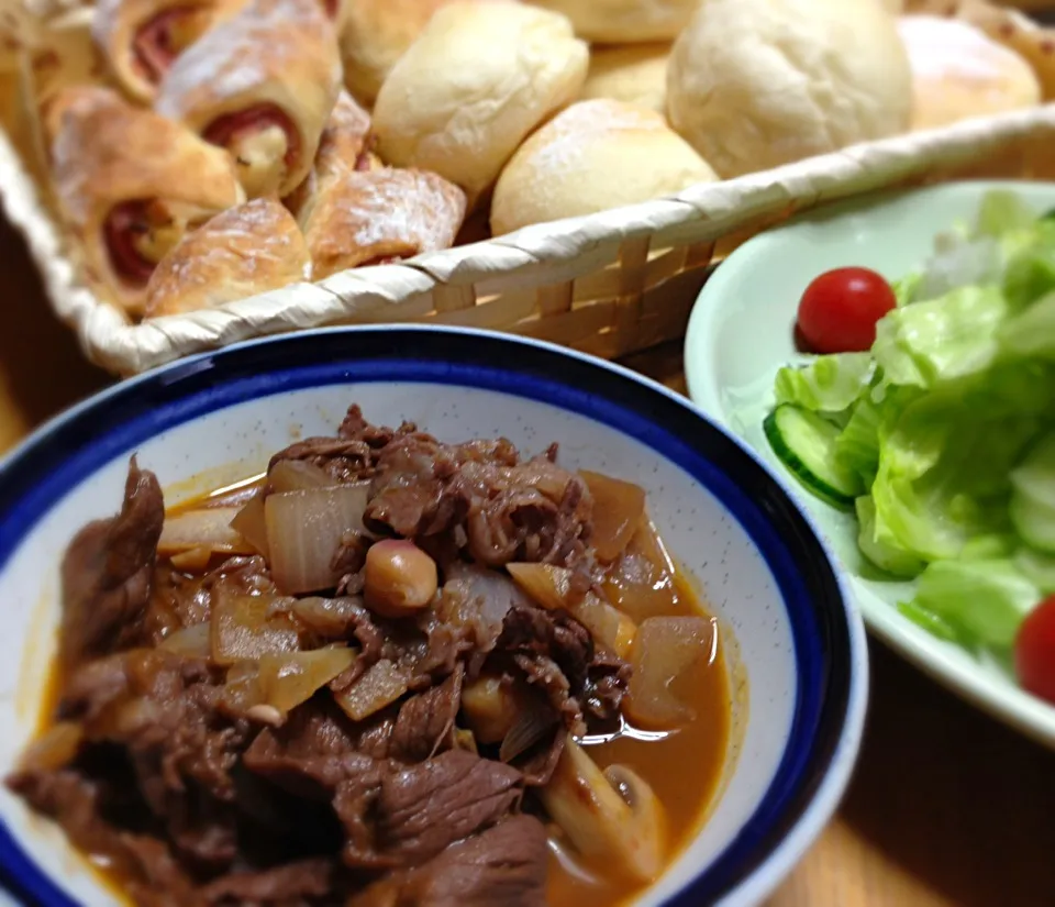 やっぱりオカンが作ることになったわ（笑）トモコちゃんの牛肉の赤ワイン煮🍷🍷|川上千尋さん