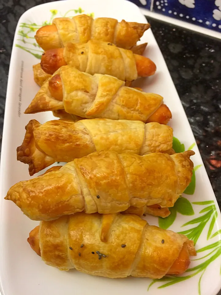 Puff Pastry Hot Dog|Colleen Teoさん